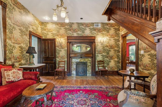 405 W Clifton Street, Pilot Point, TX 76258