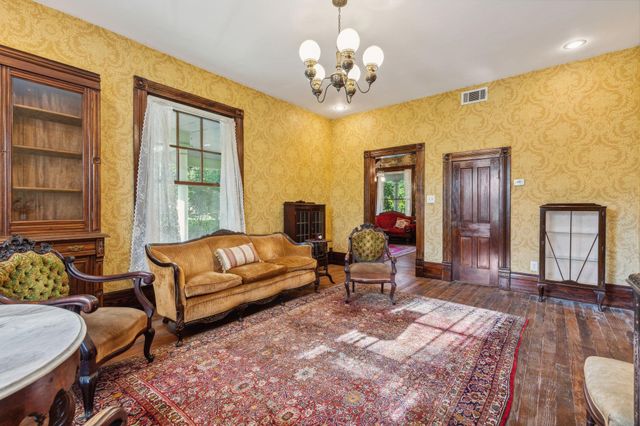 405 W Clifton Street, Pilot Point, TX 76258