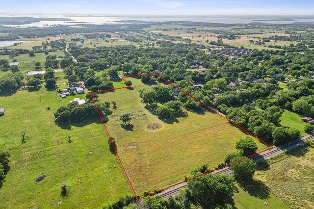 405 W Clifton Street, Pilot Point, TX 76258