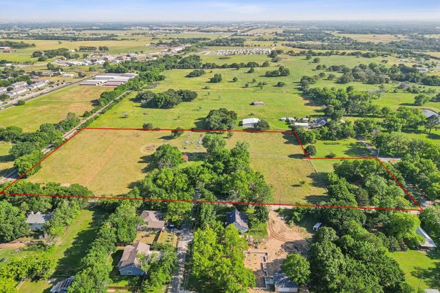 405 W Clifton Street, Pilot Point, TX 76258