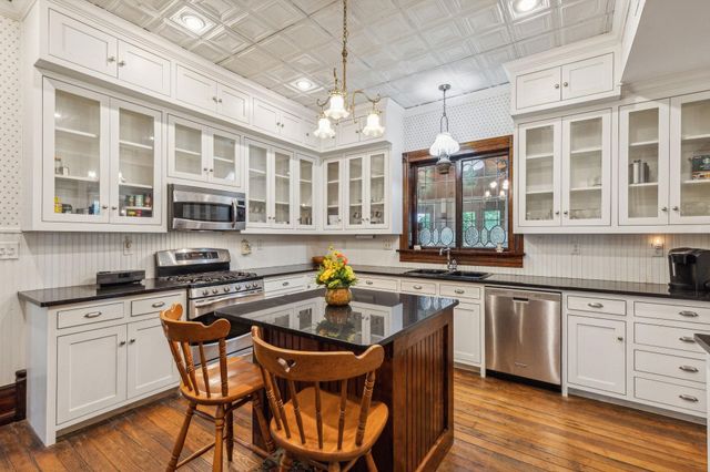 405 W Clifton Street, Pilot Point, TX 76258