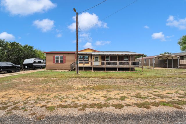 592 Private Road 1510, Bandera, TX 78003