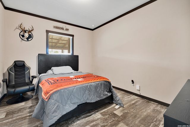 592 Private Road 1510, Bandera, TX 78003