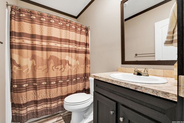 592 Private Road 1510, Bandera, TX 78003