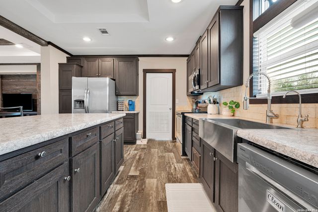 592 Private Road 1510, Bandera, TX 78003