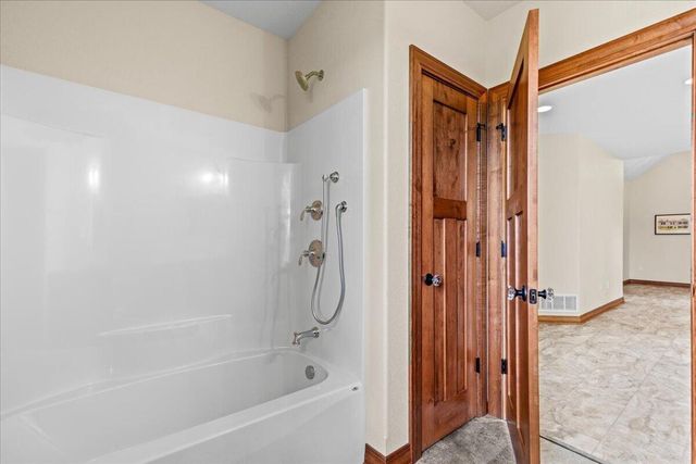 W3940 Campbell DRIVE, Campbellsport, WI 53010