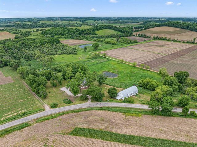 W3940 Campbell DRIVE, Campbellsport, WI 53010