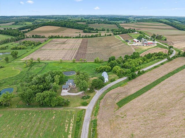 W3940 Campbell DRIVE, Campbellsport, WI 53010