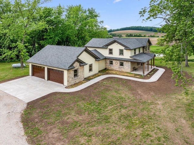W3940 Campbell DRIVE, Campbellsport, WI 53010
