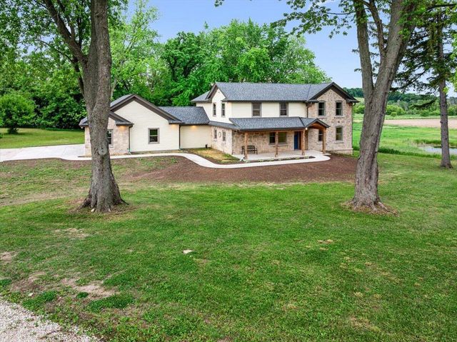 W3940 Campbell DRIVE, Campbellsport, WI 53010