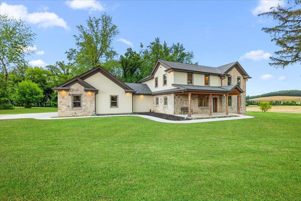 W3940 Campbell DRIVE, Campbellsport, WI 53010