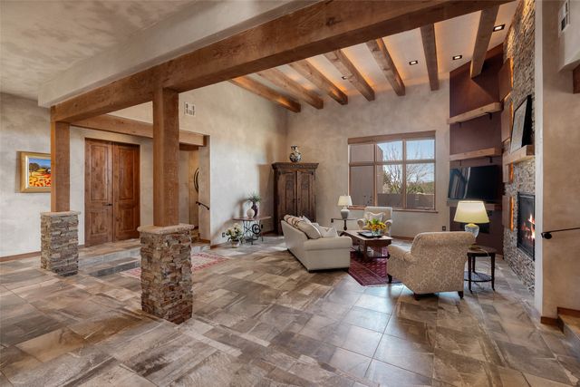 4 W Golden Eagle, Santa Fe, NM 87506