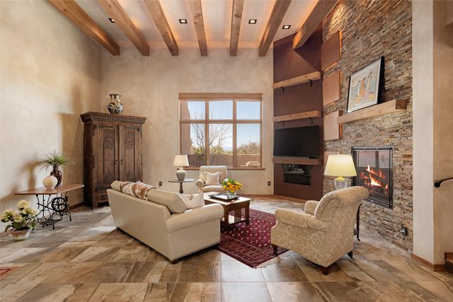 4 W Golden Eagle, Santa Fe, NM 87506
