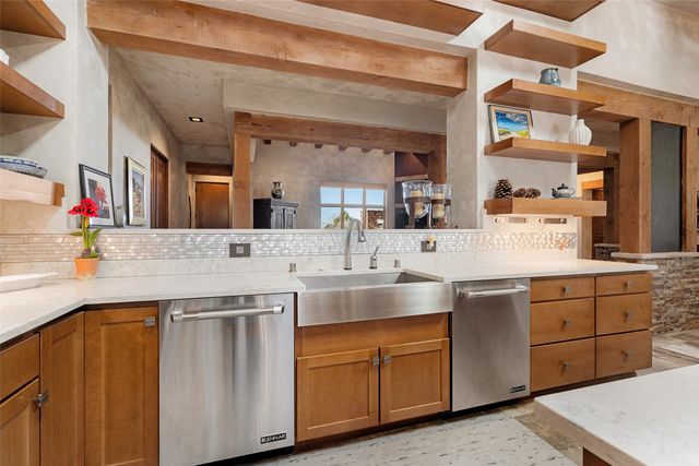 4 W Golden Eagle, Santa Fe, NM 87506
