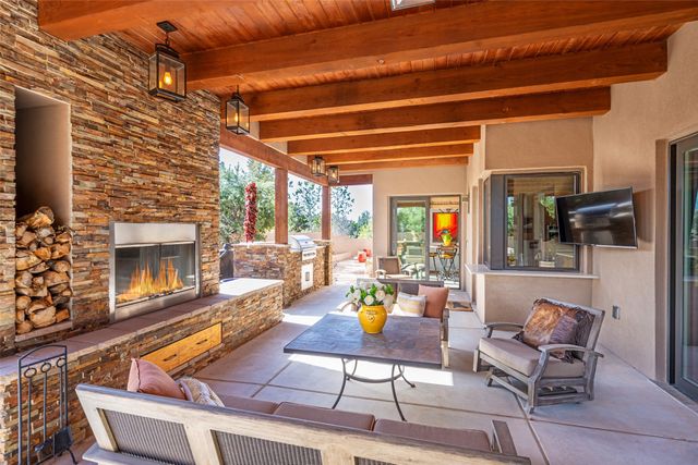 4 W Golden Eagle, Santa Fe, NM 87506
