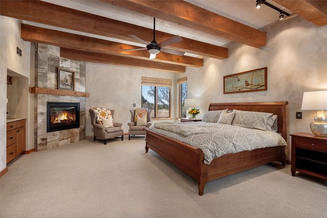4 W Golden Eagle, Santa Fe, NM 87506