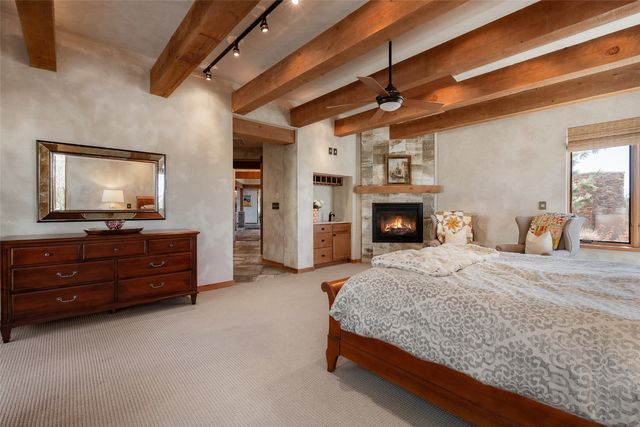 4 W Golden Eagle, Santa Fe, NM 87506