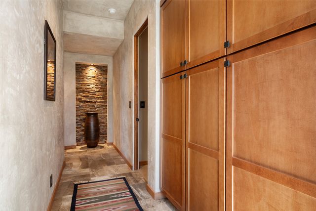 4 W Golden Eagle, Santa Fe, NM 87506