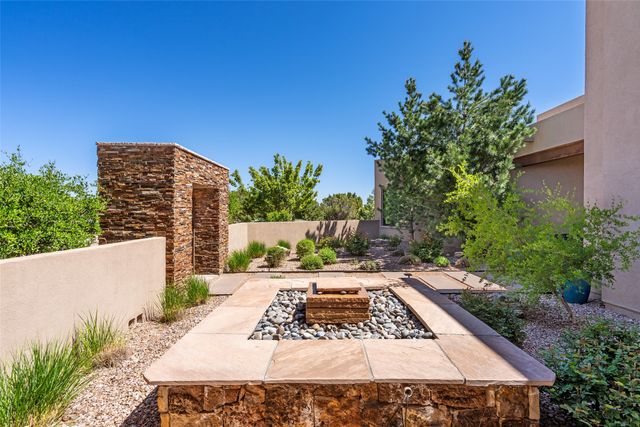 4 W Golden Eagle, Santa Fe, NM 87506