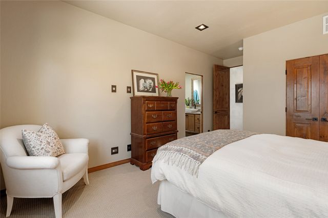 4 W Golden Eagle, Santa Fe, NM 87506