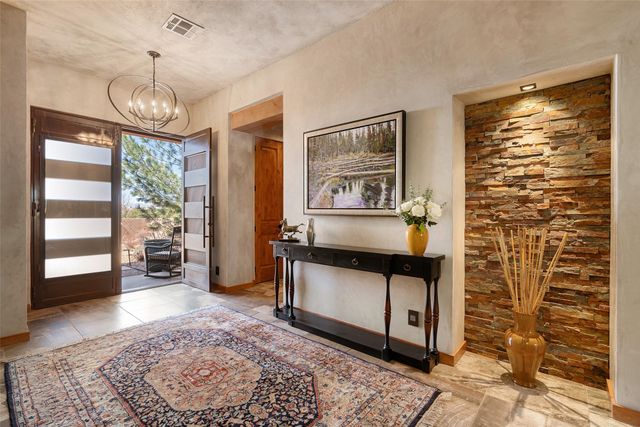 4 W Golden Eagle, Santa Fe, NM 87506