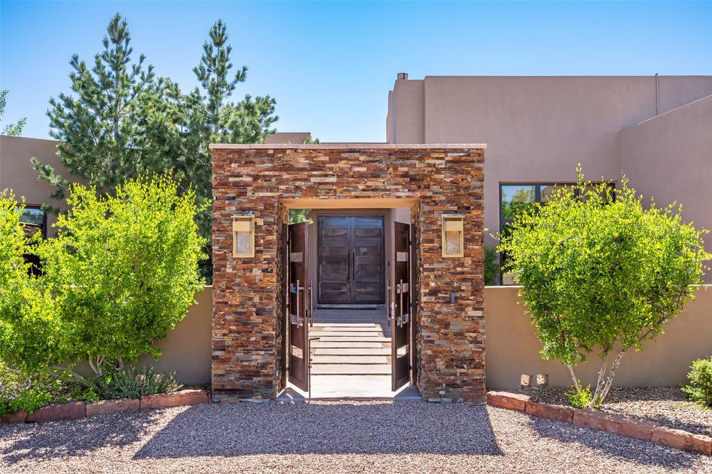 4 W Golden Eagle, Santa Fe, NM 87506