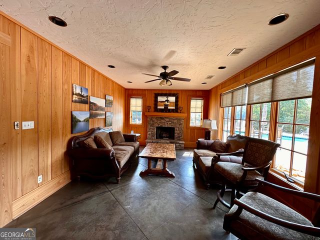 29 Forked Leaf Road, Cleveland, GA 30528