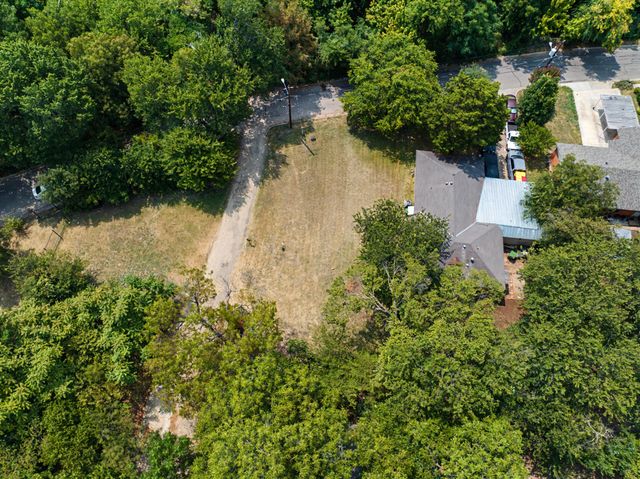 3811 Higgins Avenue, Cockrell Hill, TX 75211