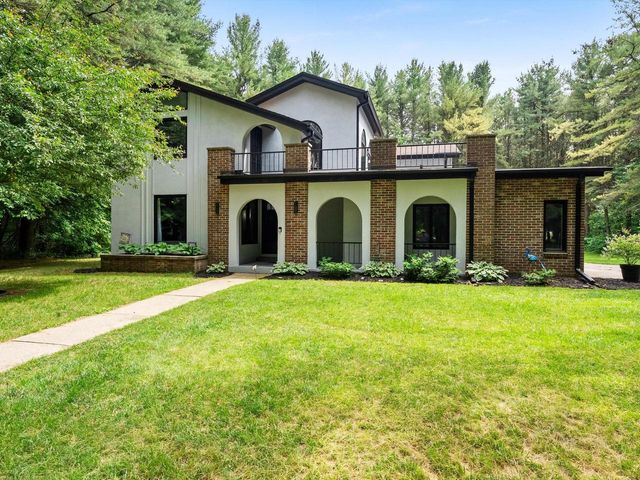 W1439 E Van Ess ROAD, Oostburg, WI 53070