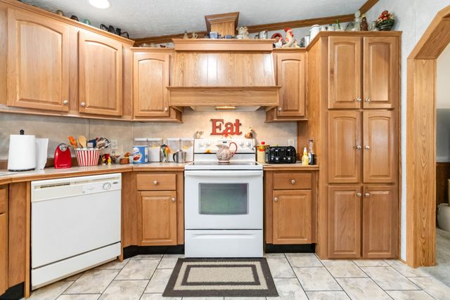 258 Echo Valley Road, Lily, KY 40740