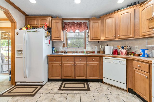 258 Echo Valley Road, Lily, KY 40740