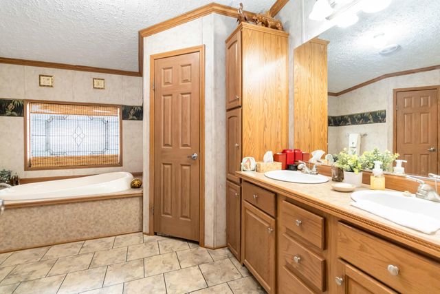 258 Echo Valley Road, Lily, KY 40740