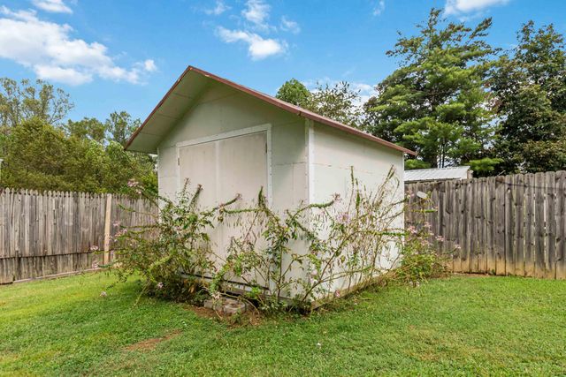 258 Echo Valley Road, Lily, KY 40740