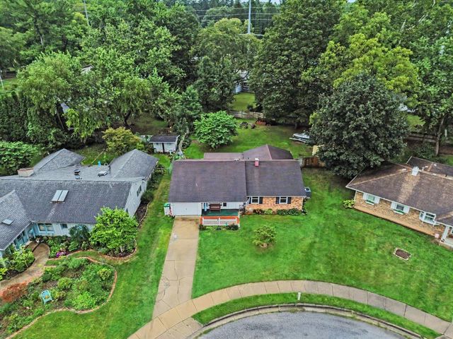 512 Springfield Circle, Niles City, MI 49120
