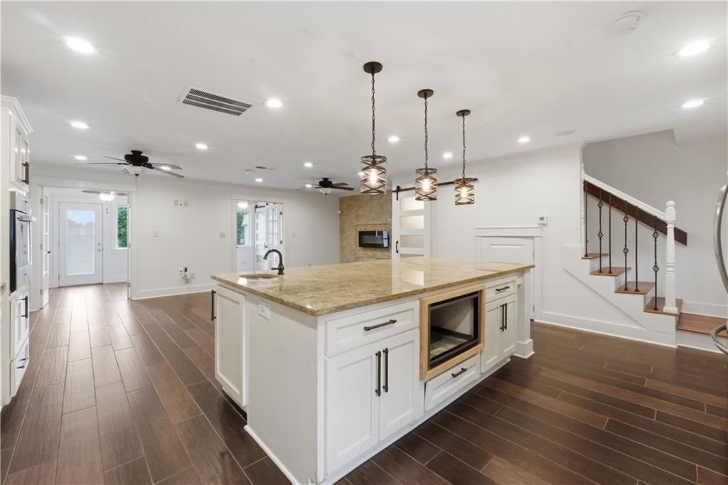 Image 10 of property listing at 538 Country Greens Drive, Jonesboro, GA 30238