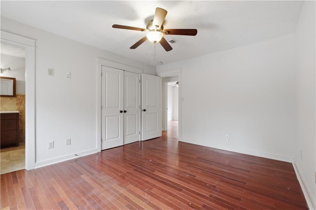 Image 13 of property listing at 538 Country Greens Drive, Jonesboro, GA 30238