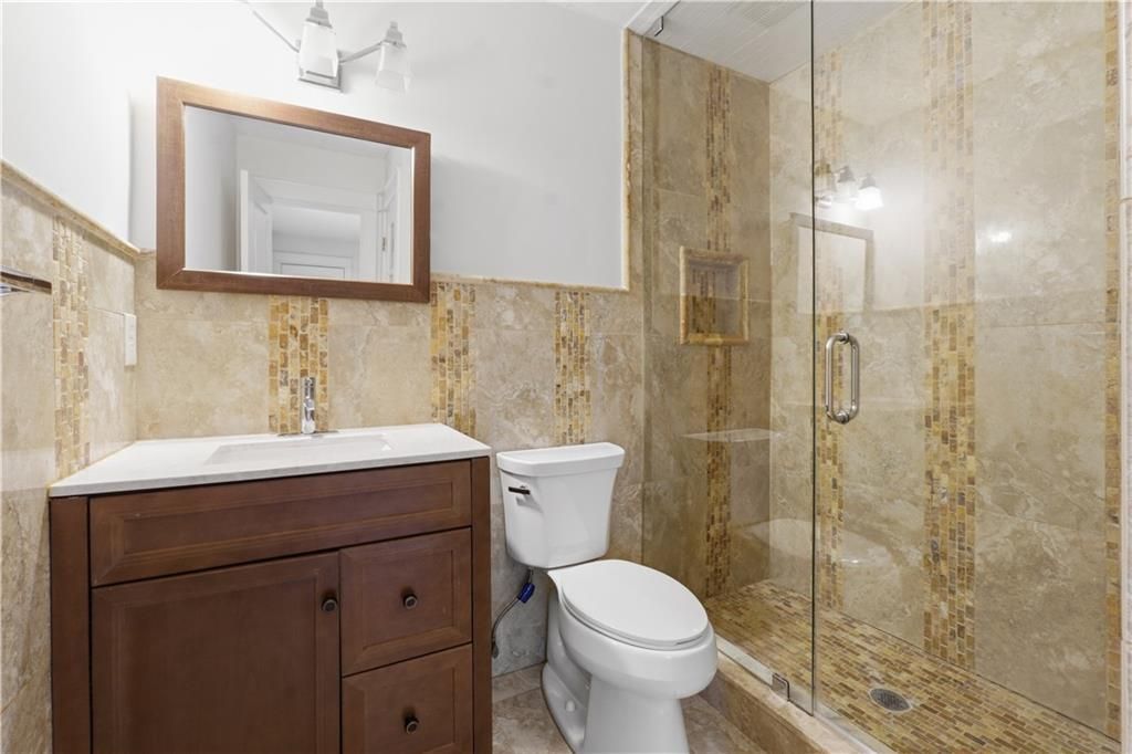 Image 14 of property listing at 538 Country Greens Drive, Jonesboro, GA 30238