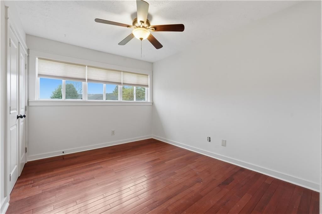 Image 15 of property listing at 538 Country Greens Drive, Jonesboro, GA 30238