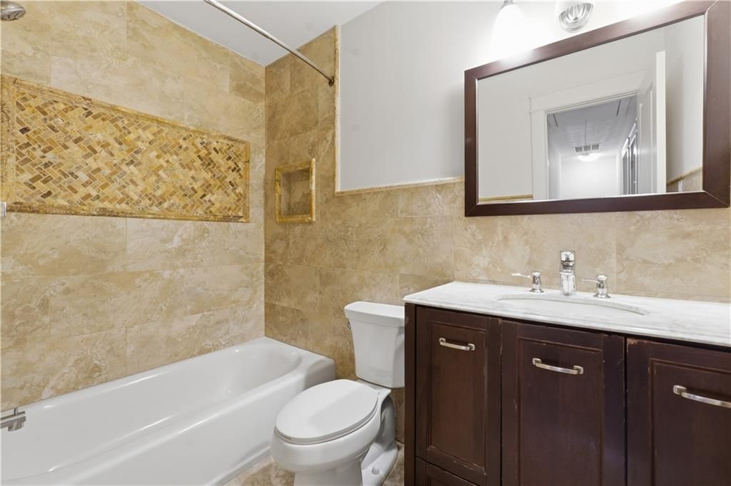 Image 19 of property listing at 538 Country Greens Drive, Jonesboro, GA 30238