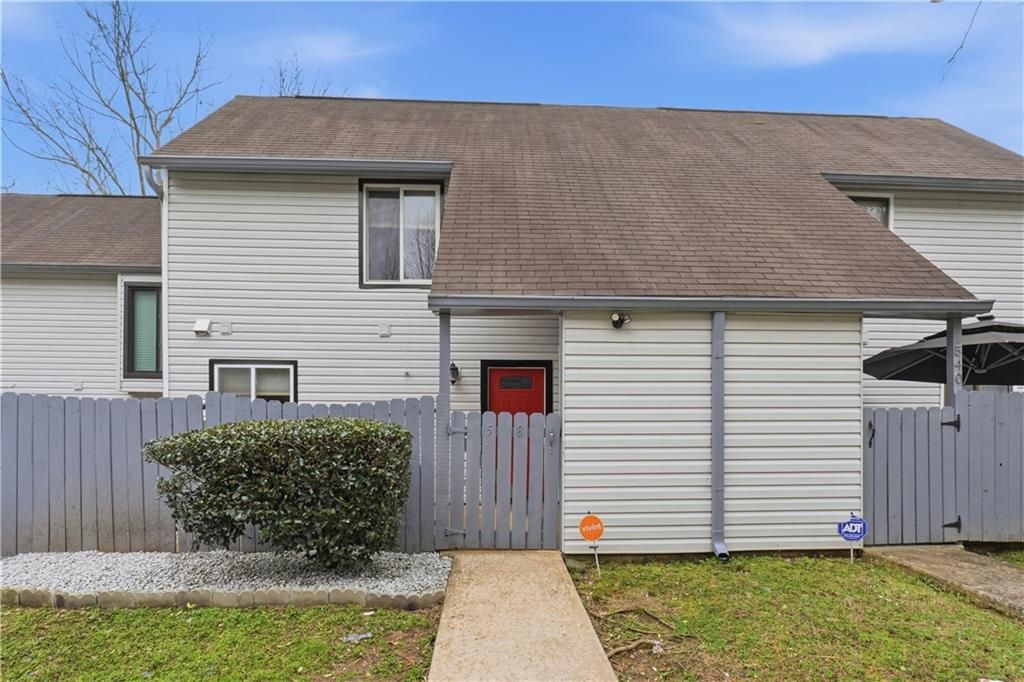 Image 22 of property listing at 538 Country Greens Drive, Jonesboro, GA 30238