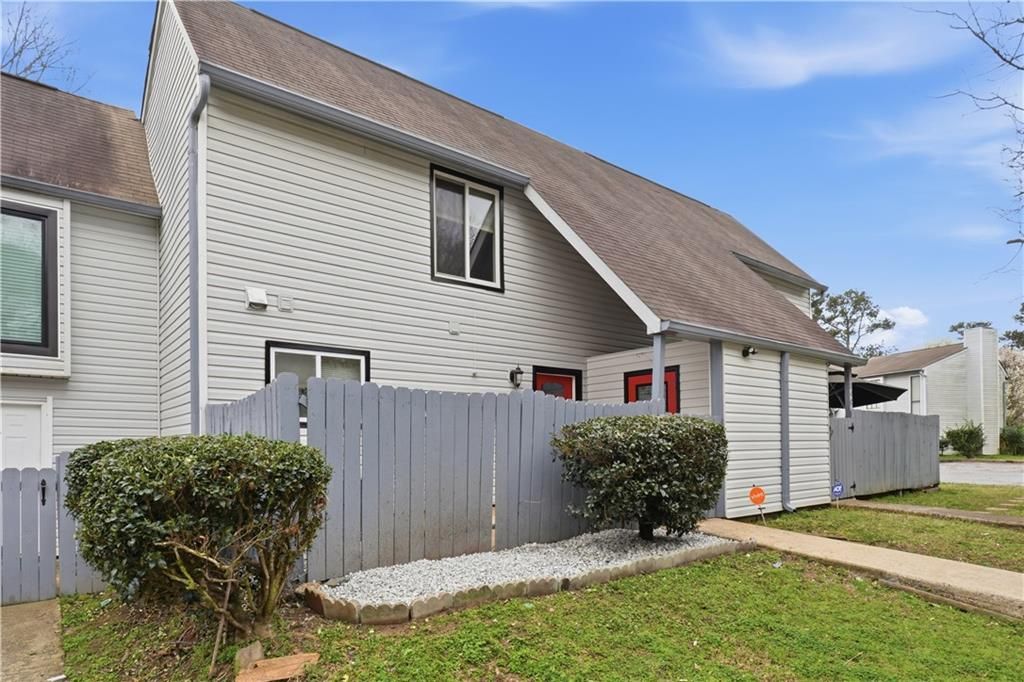 Image 23 of property listing at 538 Country Greens Drive, Jonesboro, GA 30238