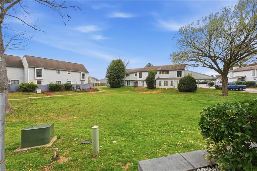 Image 24 of property listing at 538 Country Greens Drive, Jonesboro, GA 30238