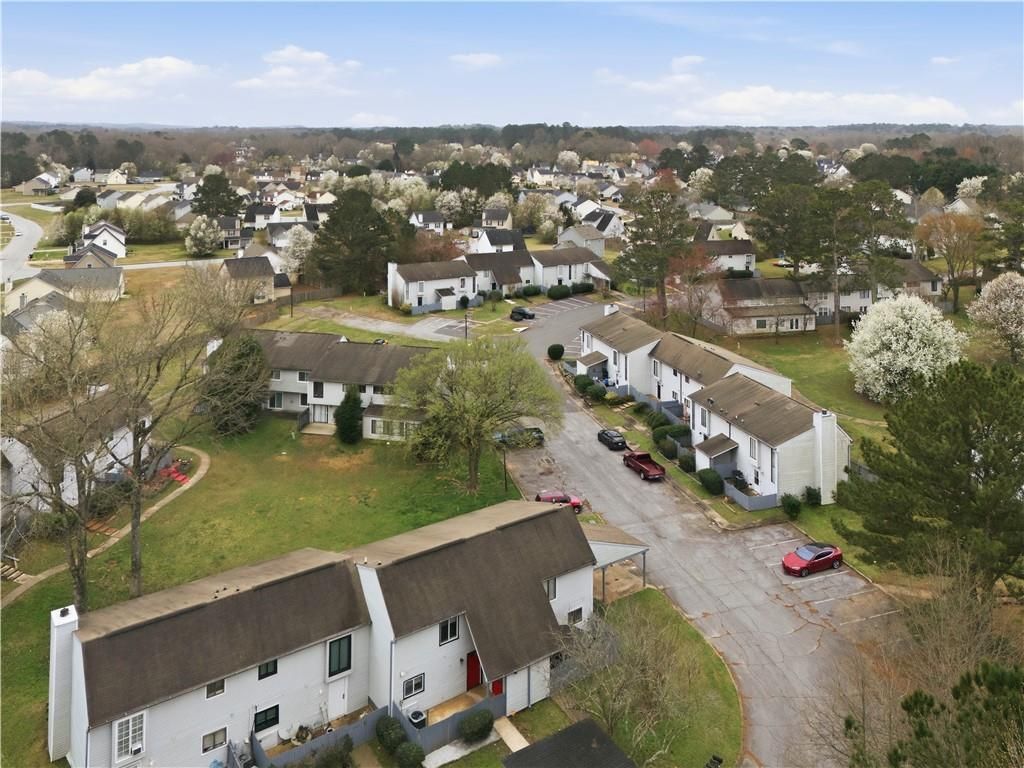 Image 26 of property listing at 538 Country Greens Drive, Jonesboro, GA 30238