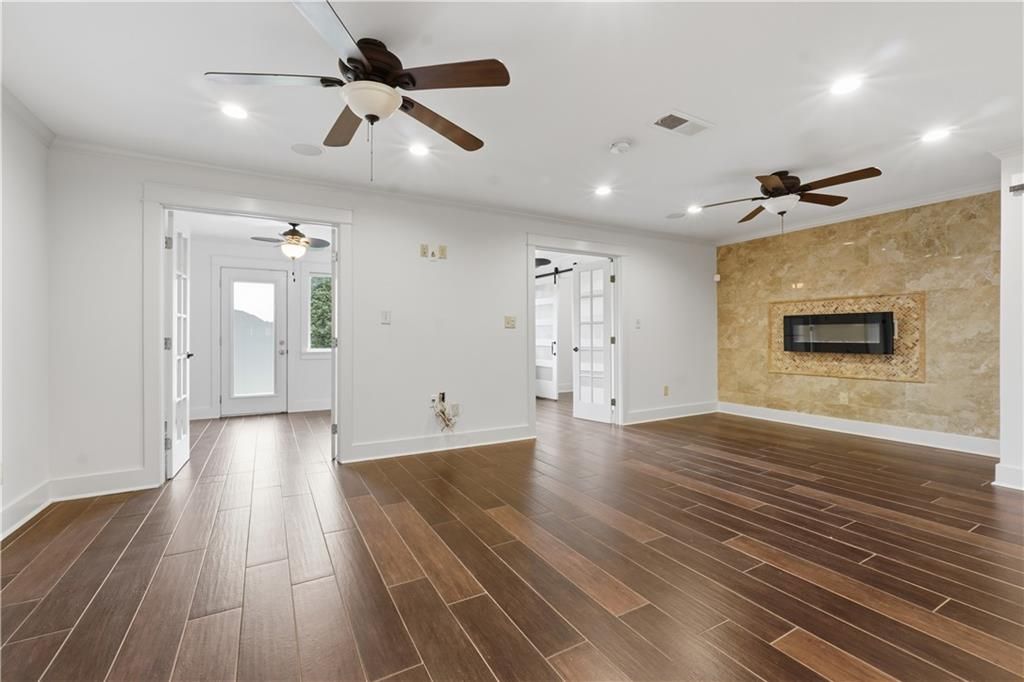 Image 4 of property listing at 538 Country Greens Drive, Jonesboro, GA 30238