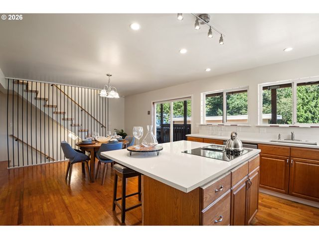 36723 E HIST COLUMBIA RIVER Hwy, Corbett, OR 97019