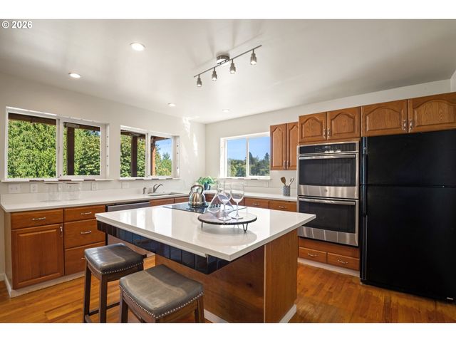 36723 E HIST COLUMBIA RIVER Hwy, Corbett, OR 97019