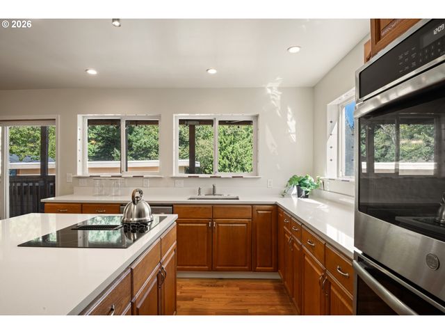 36723 E HIST COLUMBIA RIVER Hwy, Corbett, OR 97019