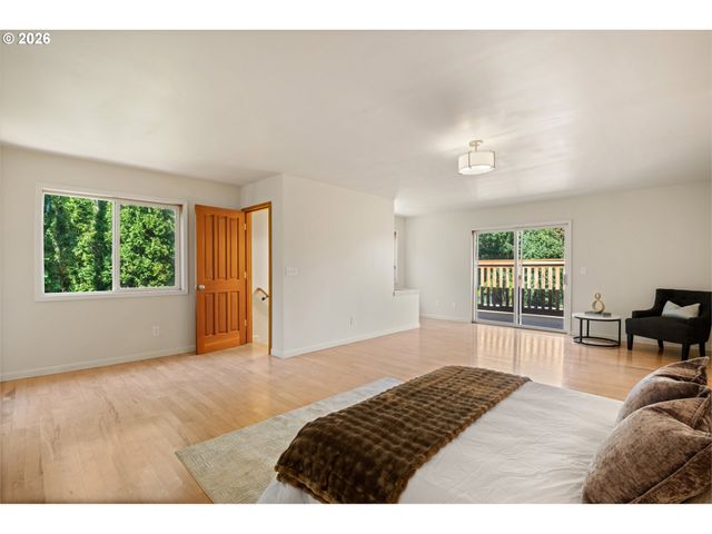 36723 E HIST COLUMBIA RIVER Hwy, Corbett, OR 97019