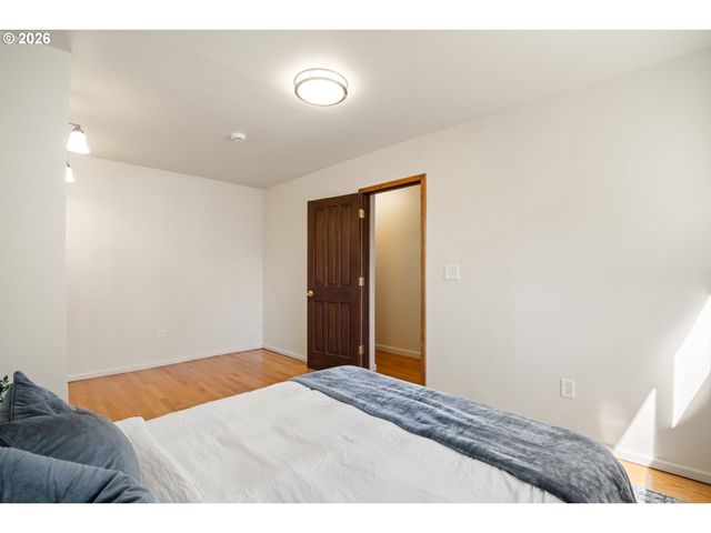 36723 E HIST COLUMBIA RIVER Hwy, Corbett, OR 97019