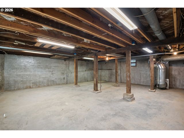 36723 E HIST COLUMBIA RIVER Hwy, Corbett, OR 97019